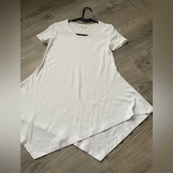 Made By Johnny Medium Fit and Flare White Tunic Top - Picture 4 of 4